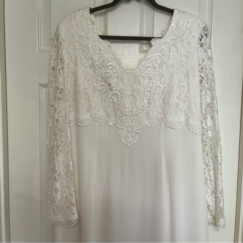 Jessica McClintock Ivory Lace Wedding Dress (14) - Picture 12 of 13